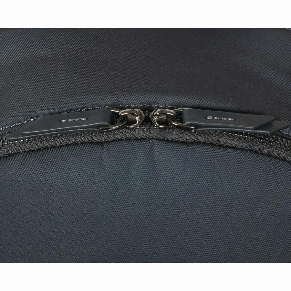 V2HB157721F2D41E02DC2ECF81238504B3ER5815112P9