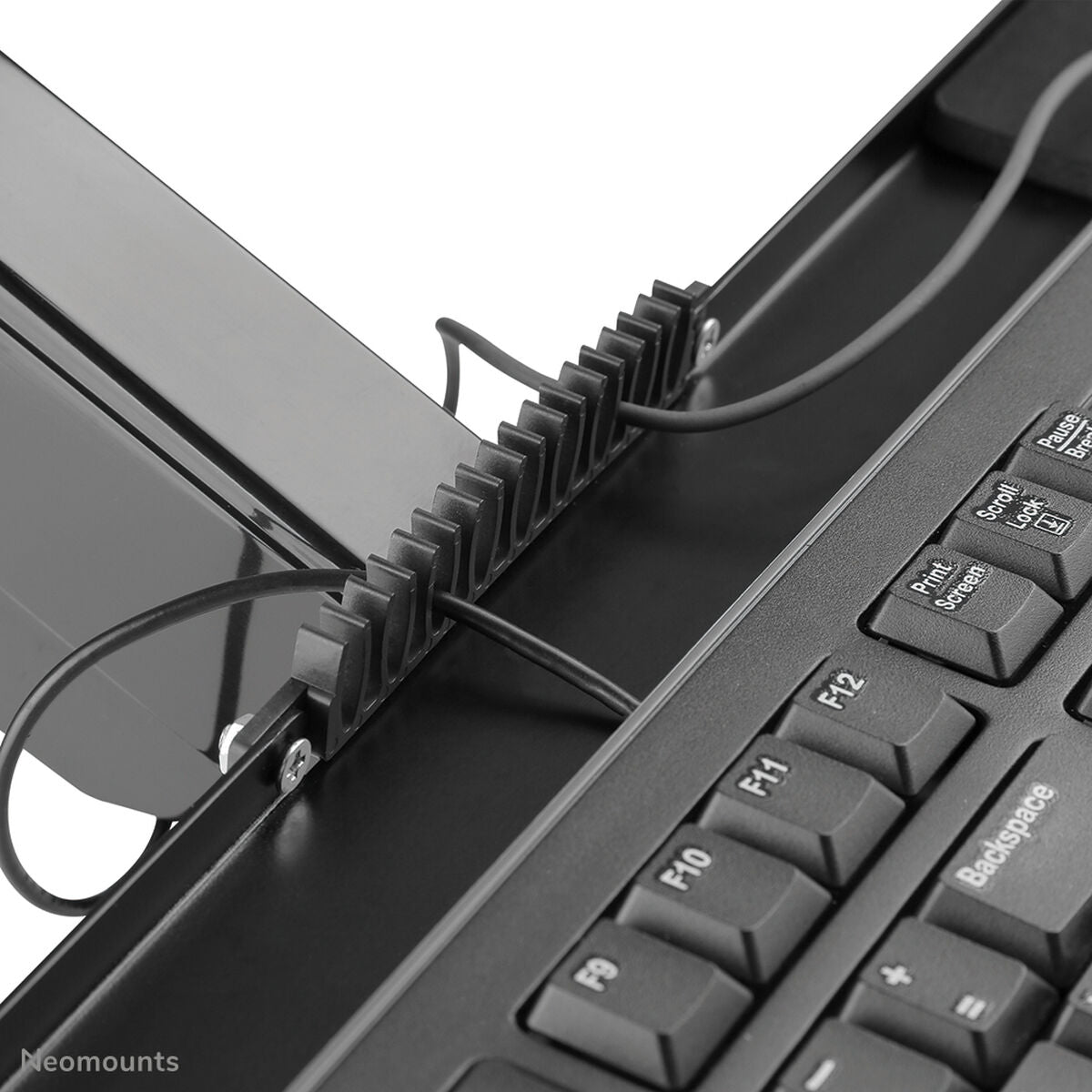 V3HF0790650CF913CEF46AF9E49348EBAA7R5802730P1