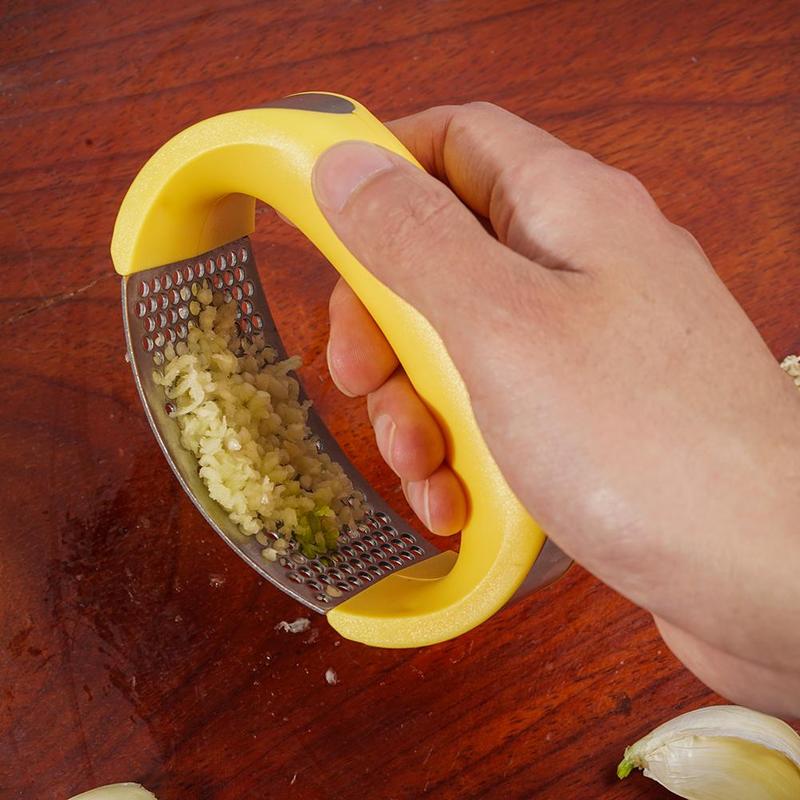 Schiaccia aglio in acciaio inossidabile Pressa per aglio Manuale per uso domestico Curva Utensili per frutta e verdura Gadget da cucina