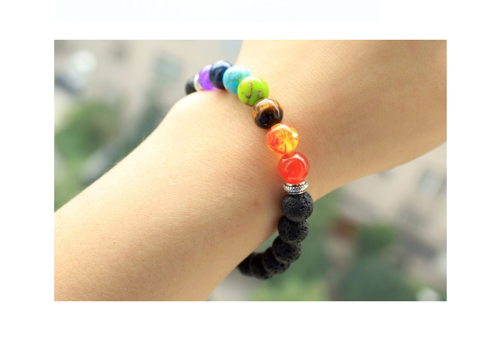 Braccialetto di perline di guarigione dell'equilibrio di guarigione dei sette chakra della lava nera fatto a mano