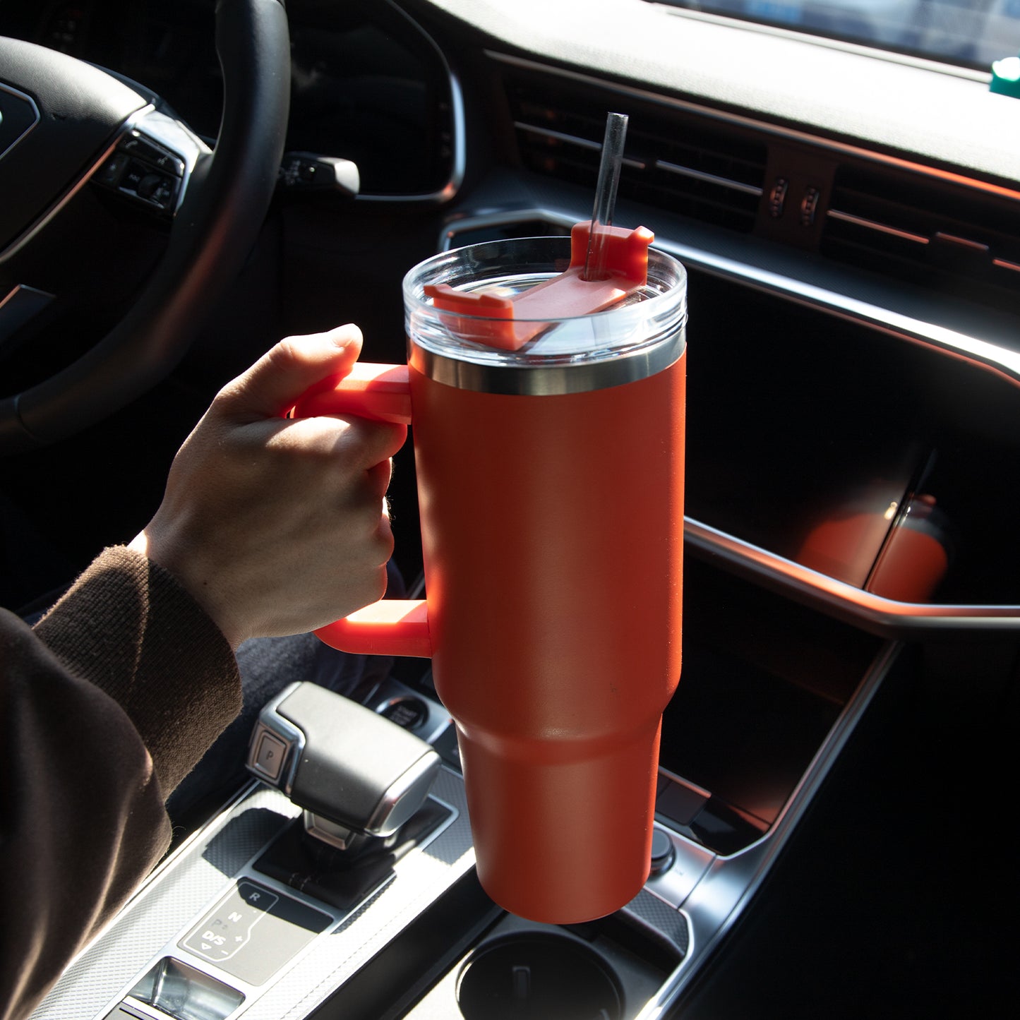 Tazza isolante per caffè in paglia da 40 once con manico Bottiglia d'acqua portatile in acciaio inossidabile per auto Grande capacità Tazza termica da viaggio senza BPA